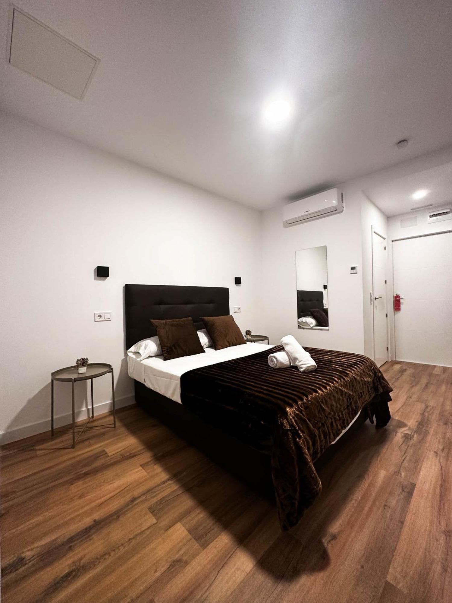 Hostal Arenal Madrid Exterior photo